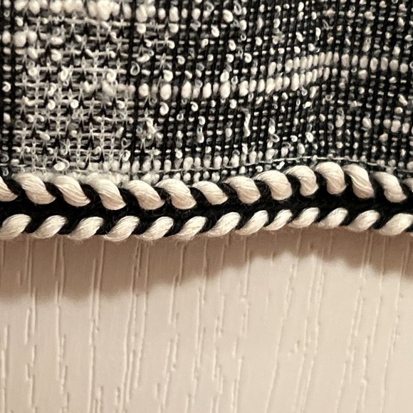 MAX Studio black, gray and white plaid checker tweed pencil skirt size medium - Picture 4 of 5